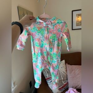 Lilly Pulitzer Isle Be Back Organic Nursery Pajama, Size 6-9 months, EUC